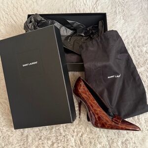 Saint L. Elegant Brown Leather Pumps